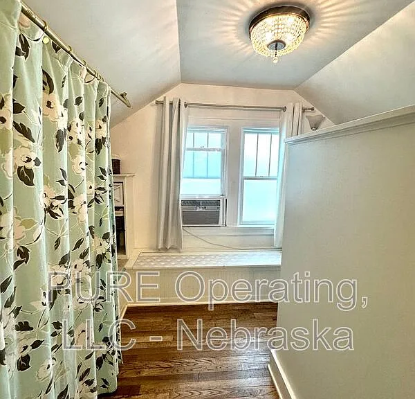 5724 Rees St — Photo 44