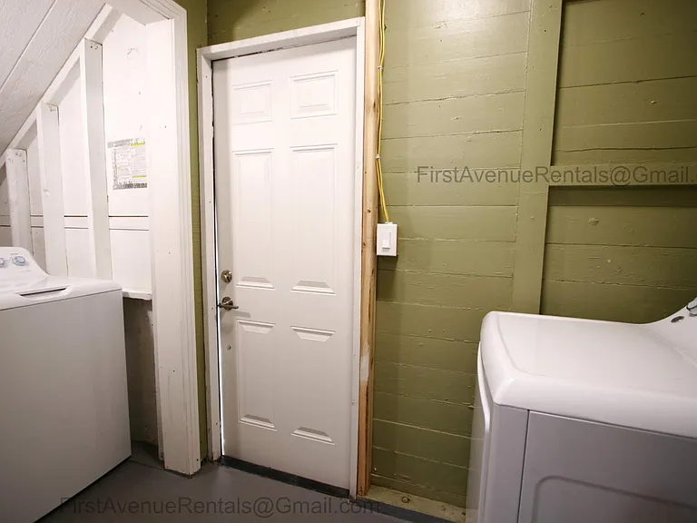 Full size washer/dryer, shared with upstairs apartment