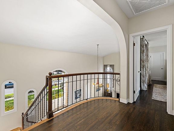 3rd image of 507 Wilcox Ave