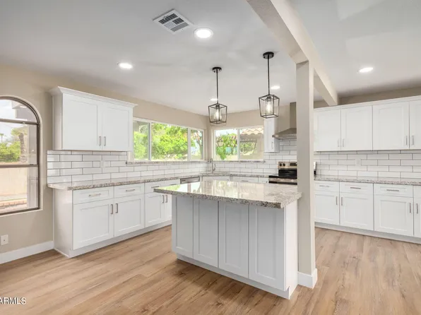 2132 W KNOWLES Circle, Mesa, AZ 85202