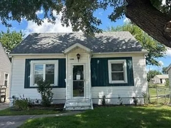 1280 34th St NE, Cedar Rapids, IA 52402