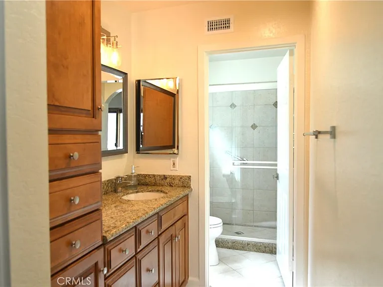 27972 Gallina — Photo 15