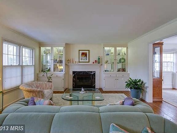 4th image of 3037 Fox Den Ln