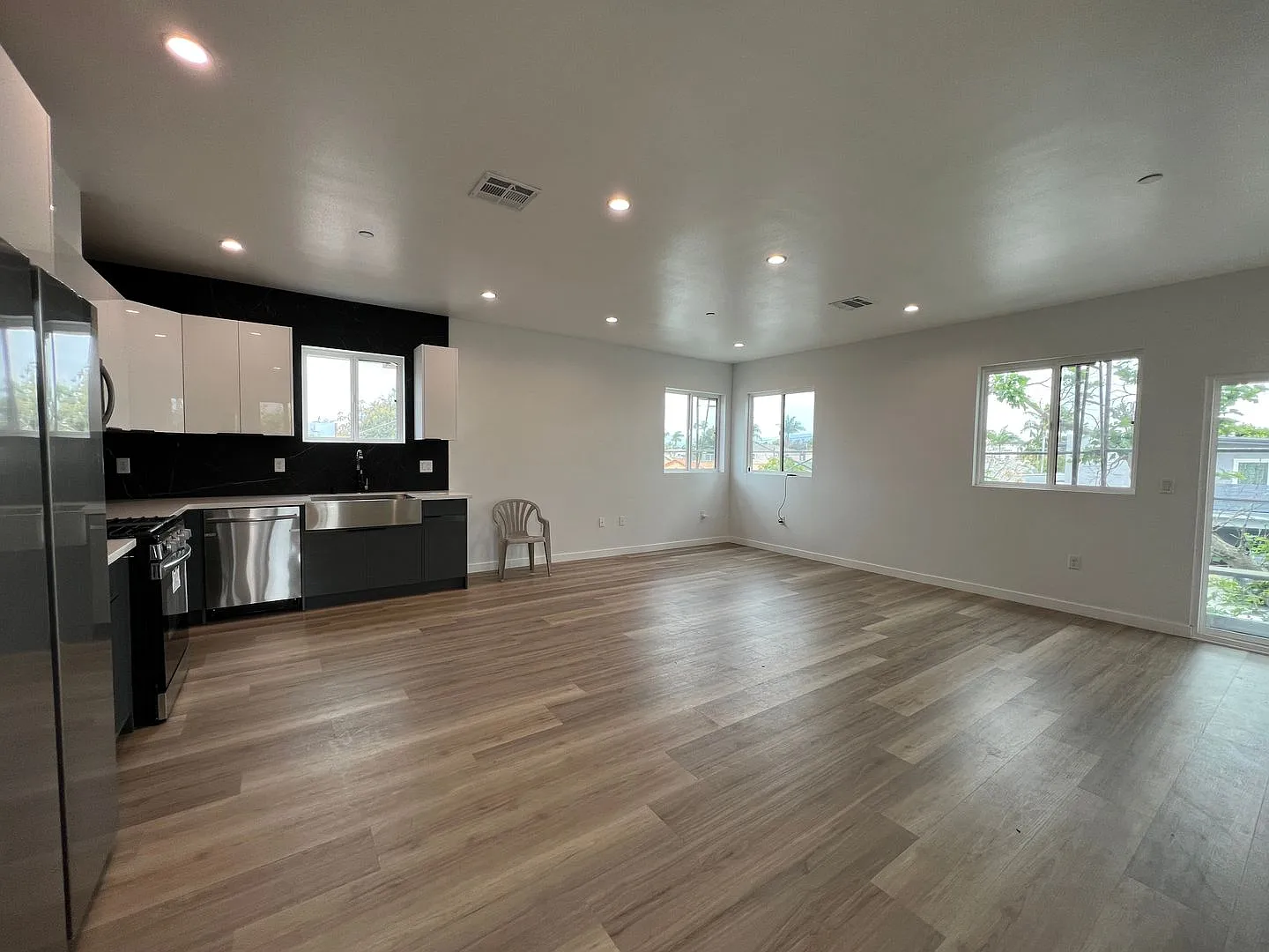 5526 Blackwelder St — Photo 3