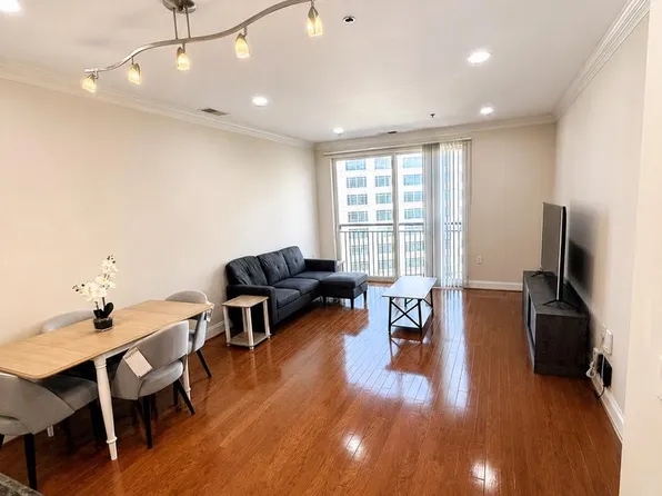 38 Maryland Ave #Penthouse 608, Rockville, MD 20850