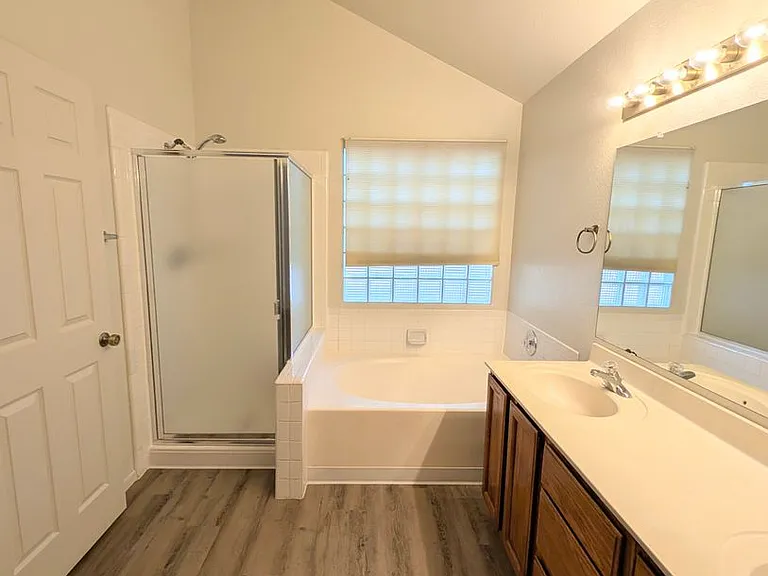 2325 E Lakecrest Dr — Photo 13