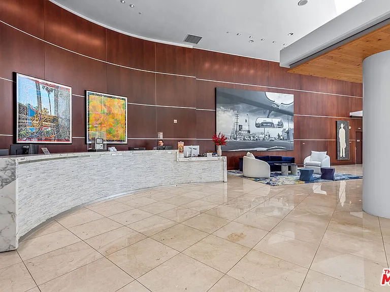 13700 Marina Pointe Dr #327 — Photo 16