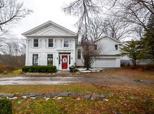 1111 N Abington Rd, Waverly, PA 18471