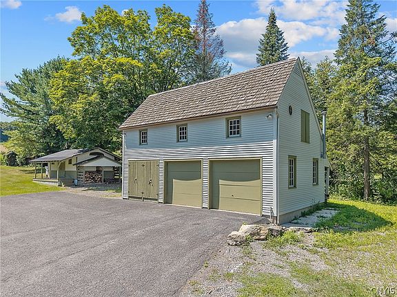 5th image of 2776 Falls Rd