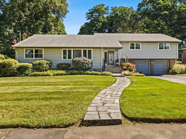30 Bassett Rd, Brockton, MA 02301