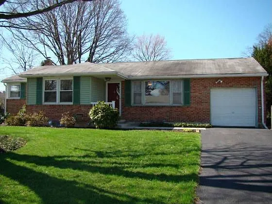 2468 Cambridge Rd photo 1