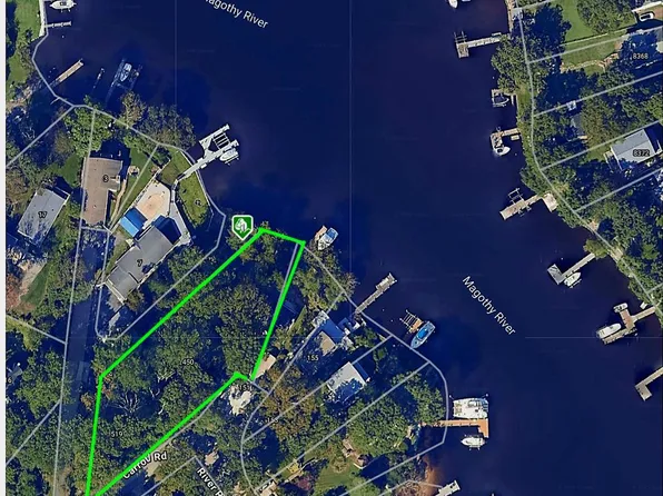 450 Oak Rd, Pasadena, MD 21122