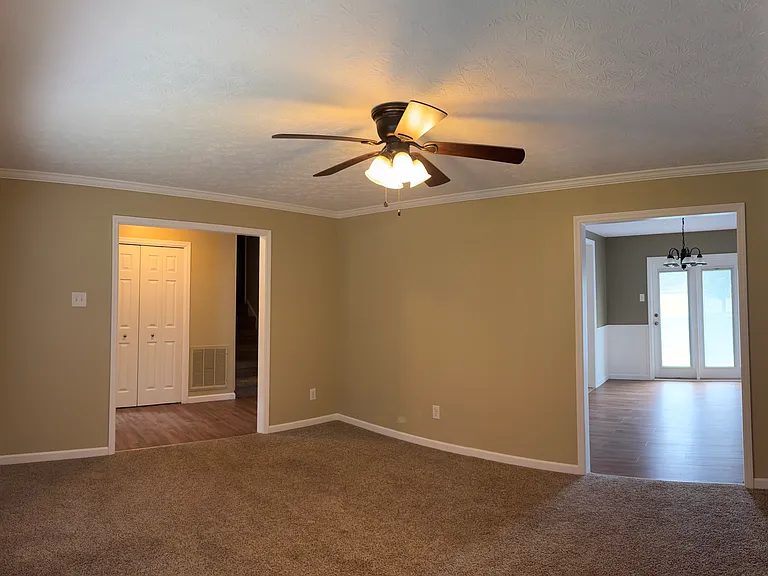 1101 Burning Tree Ln — Photo 7