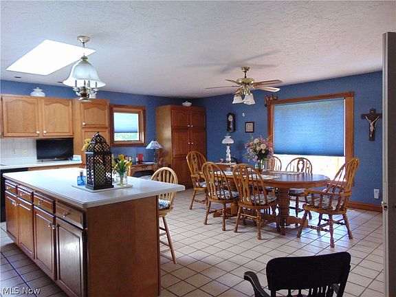 3rd image of 2090 Ridgebury Dr