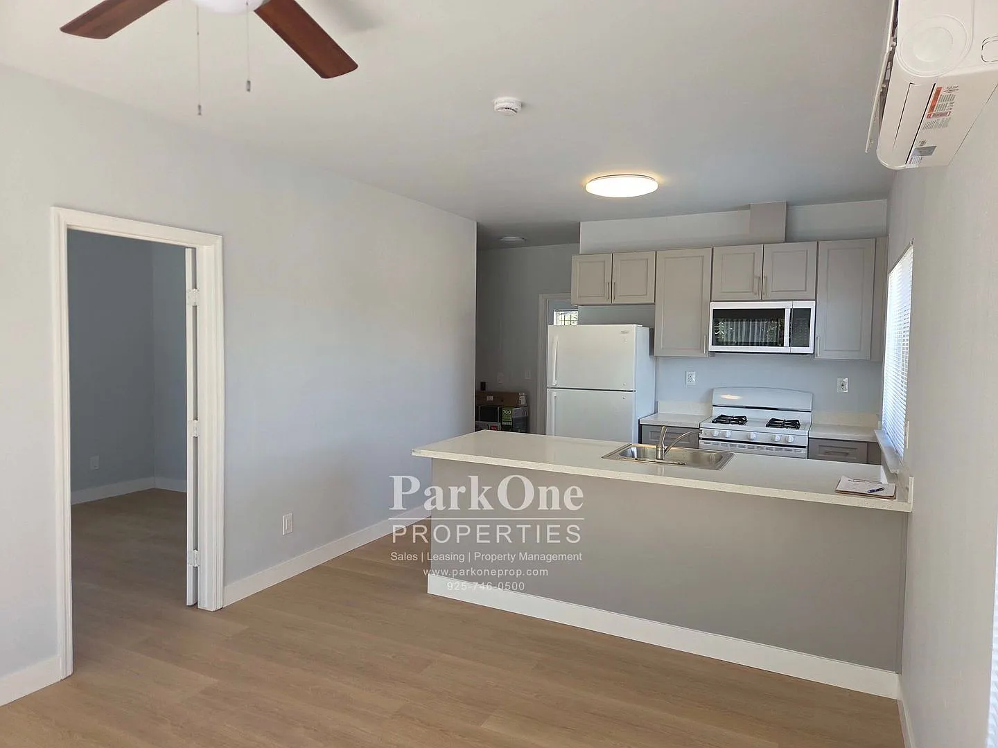 Cute 2 Bed 1 Bath Home With Fenced Side Yard — Photo 3