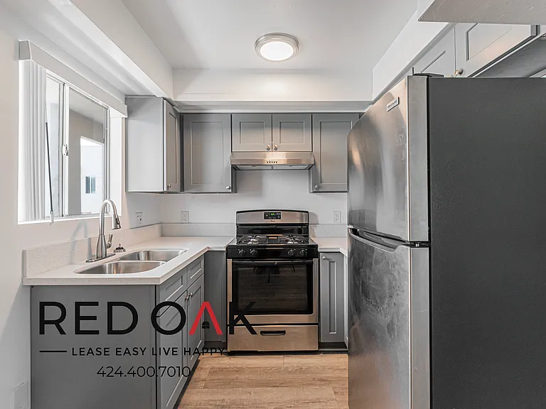 5200 Oakland St #201 — Photo 2