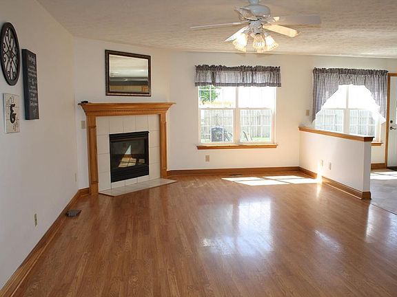 4th image of 6801 Russet Dr