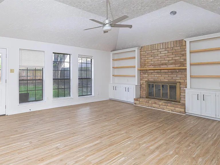 9810 Jockey Club Dr — Photo 4