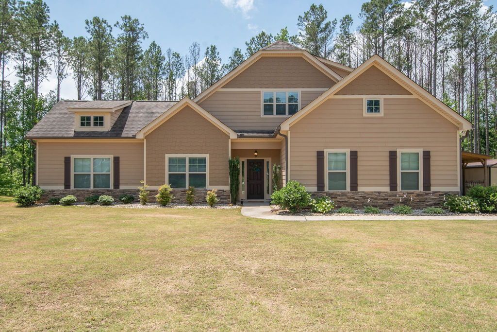 Beautiful Curb Appeal!