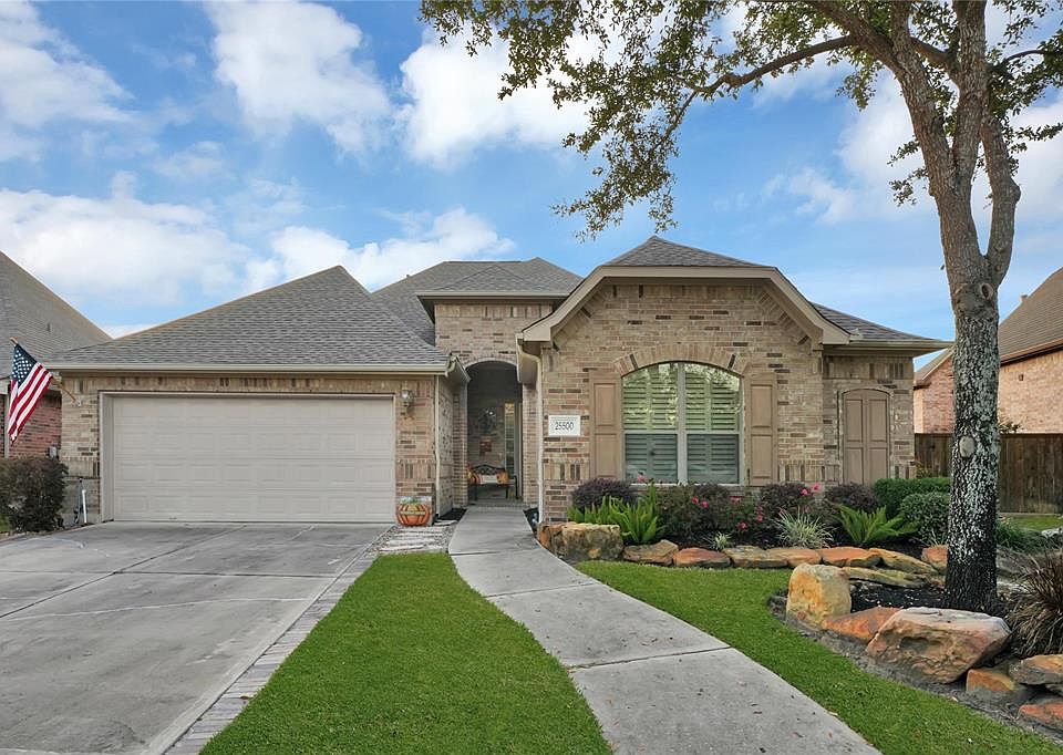 1st image of 25500 Vinechase Dr