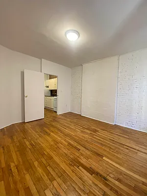 Rented by Peter R. Hungerford, LREB | media 21