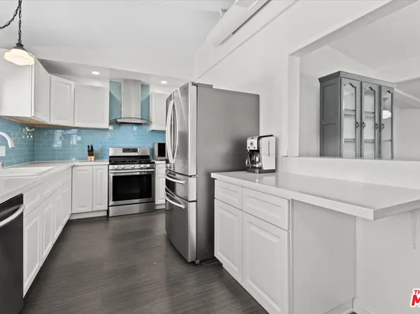 19501 Arminta St, Reseda, CA 91335