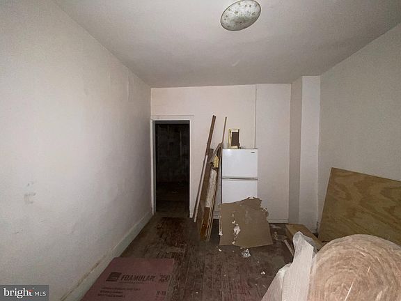 5th image of 2116 N Franklin St