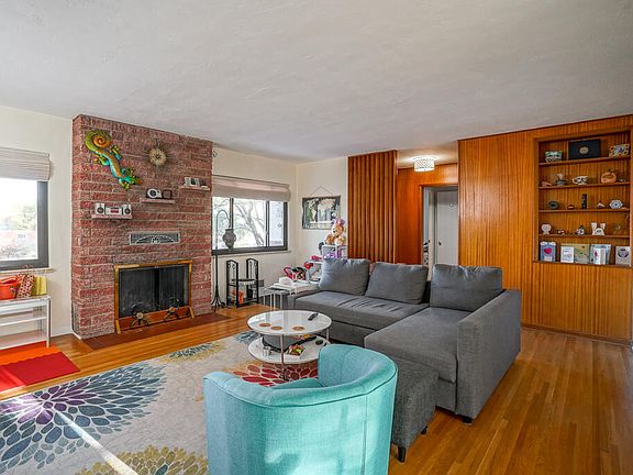 4th image of 425 Montclaire Dr SE