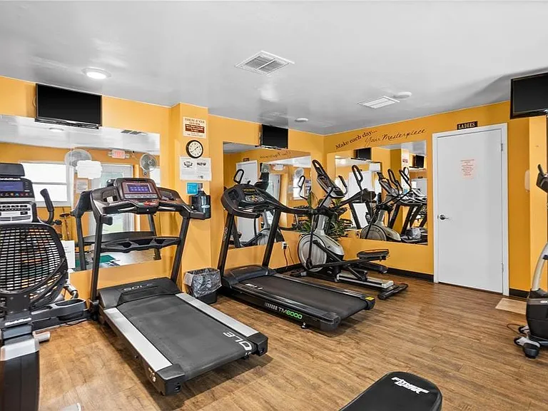 6025 Shore Blvd S #405 — Photo 31