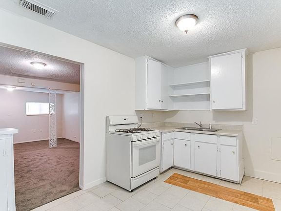 4th image of 1203 Bank Dr
