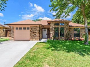 115 Mesa Moor Dr, Glenn Heights, TX 75154