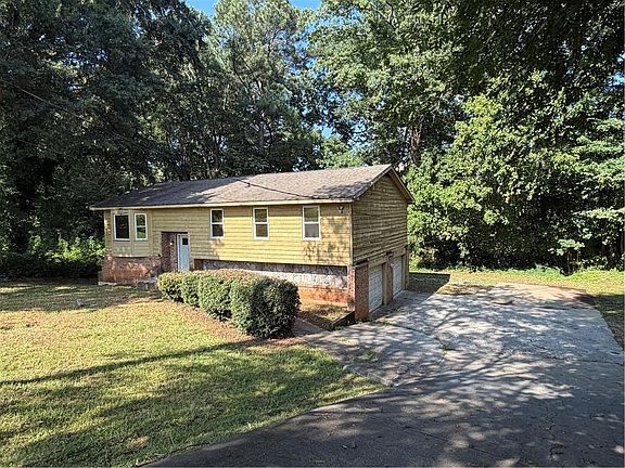 3rd image of 984 Beaver Ruin Rd