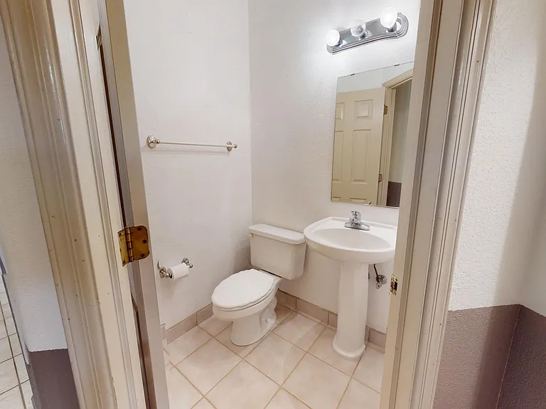 3496 Northpointe Dr — Photo 5