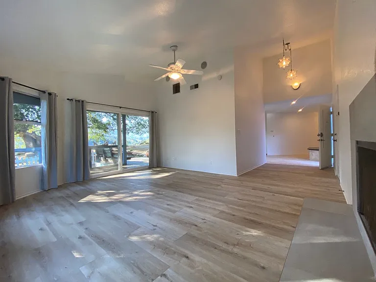 11051 Puesta Del Sol — Photo 2