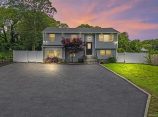 350 Holbrook Rd, Ronkonkoma, NY 11779