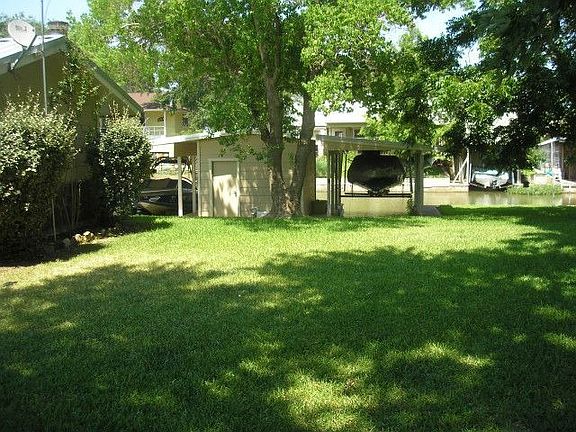 4th image of 529 Circle Dr