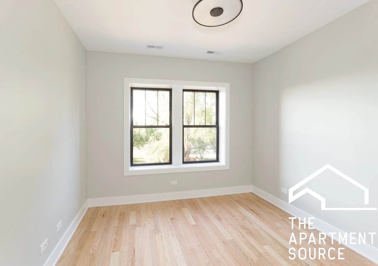 Studio, 400 sqft, $1,895 — Photo 2