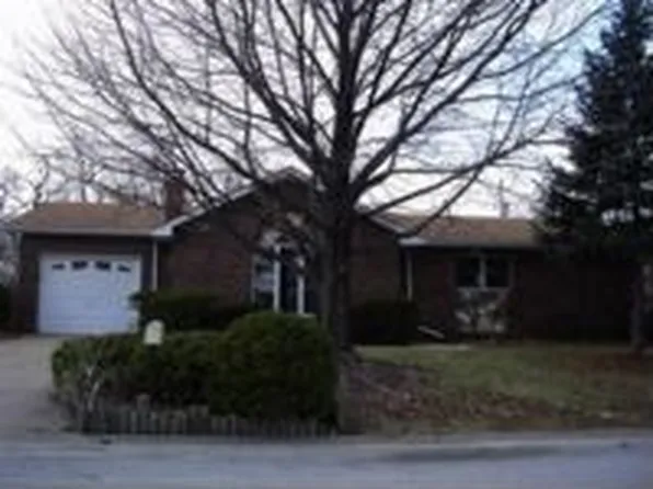 1300 Julie Ave, Cahokia, IL 62206