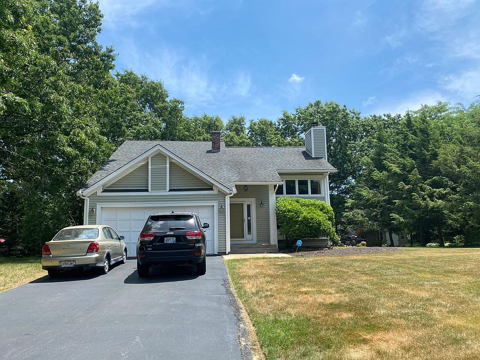 1st image of 14 Caraway Dr