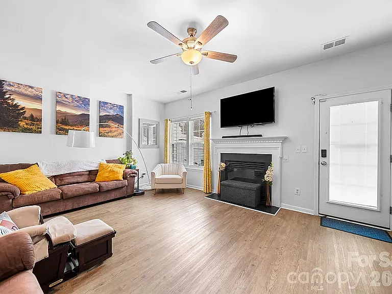 17610 Delmas Dr — Photo 3