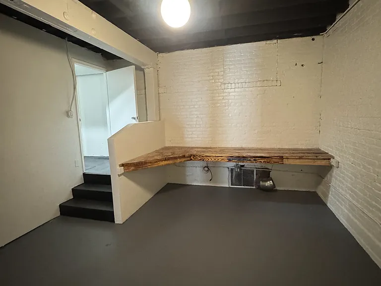 1516 E 1st St #1 — Photo 6