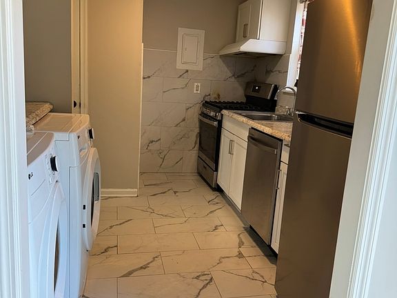 2nd image of 418 Trippe Ave