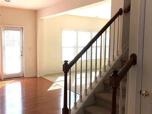 2nd image of 5876 Rue Villa Ln
