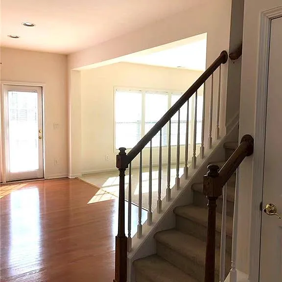 5876 Rue Villa Ln — Photo 2