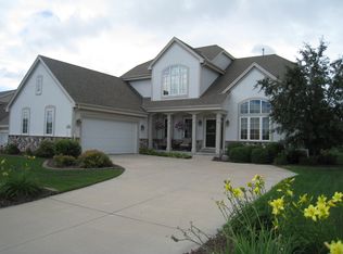 W203N17265 Francis Dr, Jackson, WI 53037