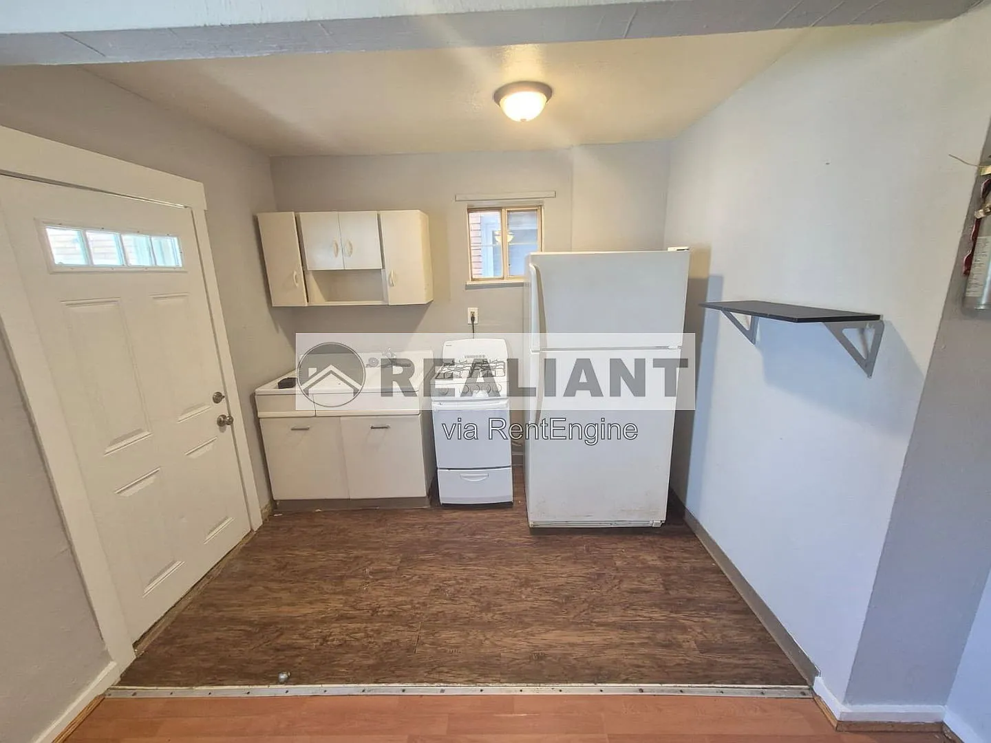 1 bed, 1.0 bath, $745 — Photo 2