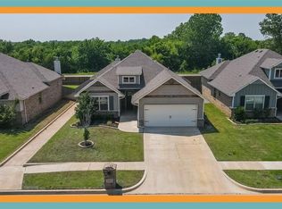 3825 Palisade Ln, Oklahoma City, OK 73179