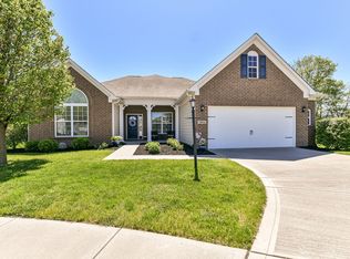 7215 Red Maple Dr, Zionsville, IN 46077