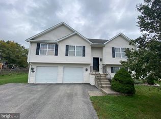 456 Ford Cir, Inwood, WV 25428