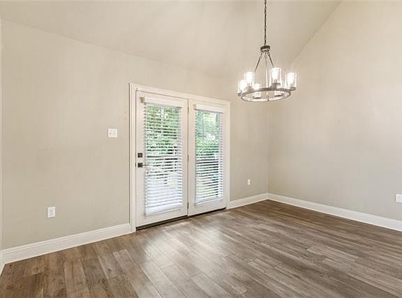 4th image of 635 Village Ln S #1